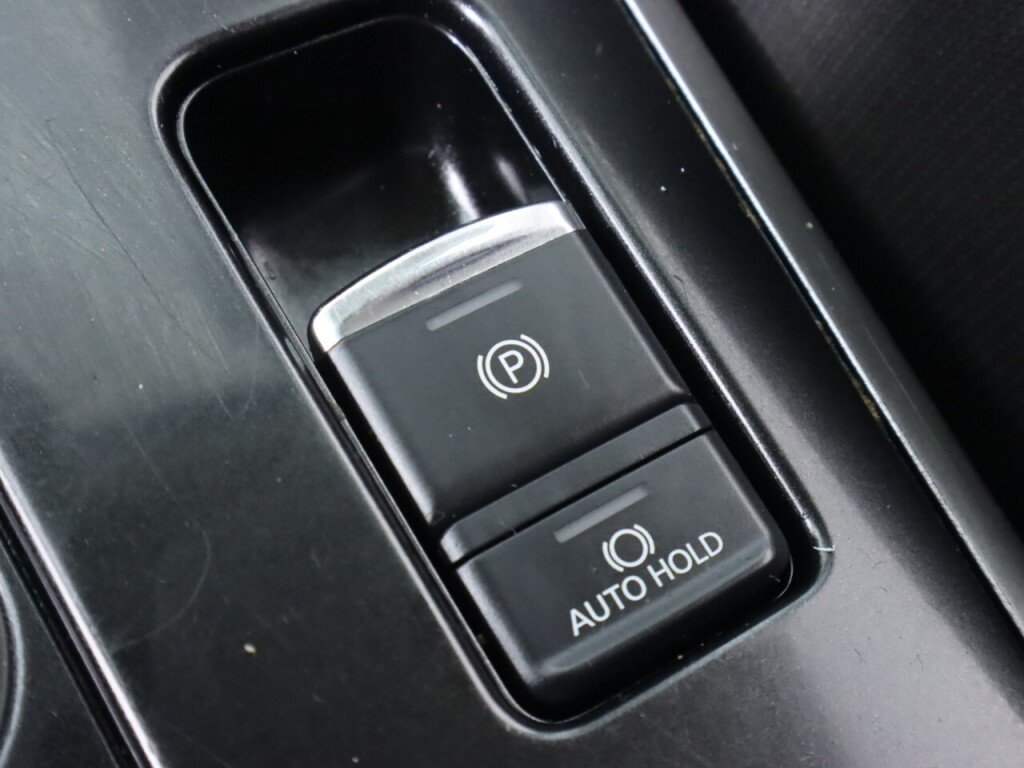Used 2020 Mitsubishi Outlander ES AWD/4WD image 26