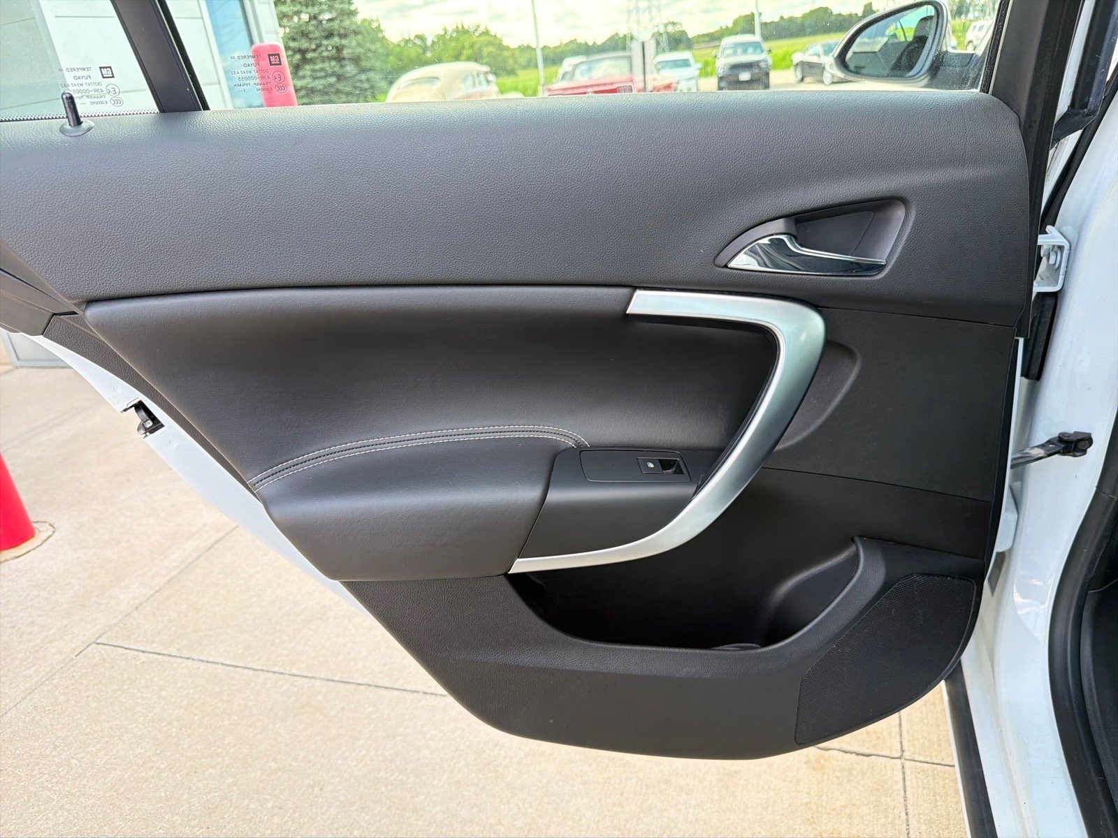 Used 2012 Buick Regal Leather FWD image 19