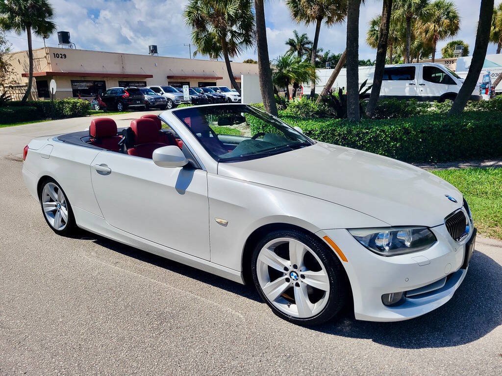Used 2011 BMW 328i Convertible w/ Premium Pkg RWD image 4