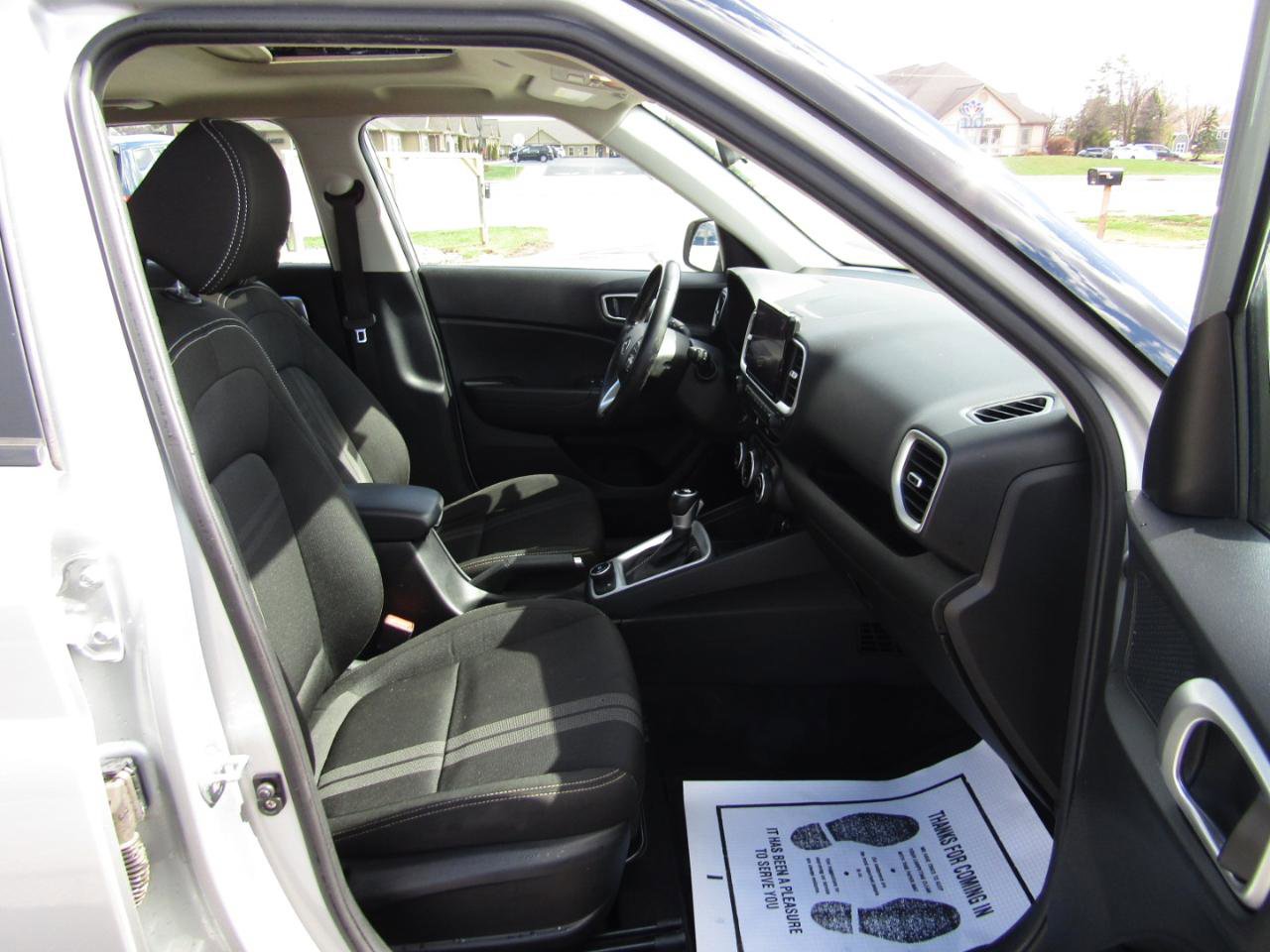 Used 2021 Hyundai Venue SEL w/ Premium Package FWD image 27