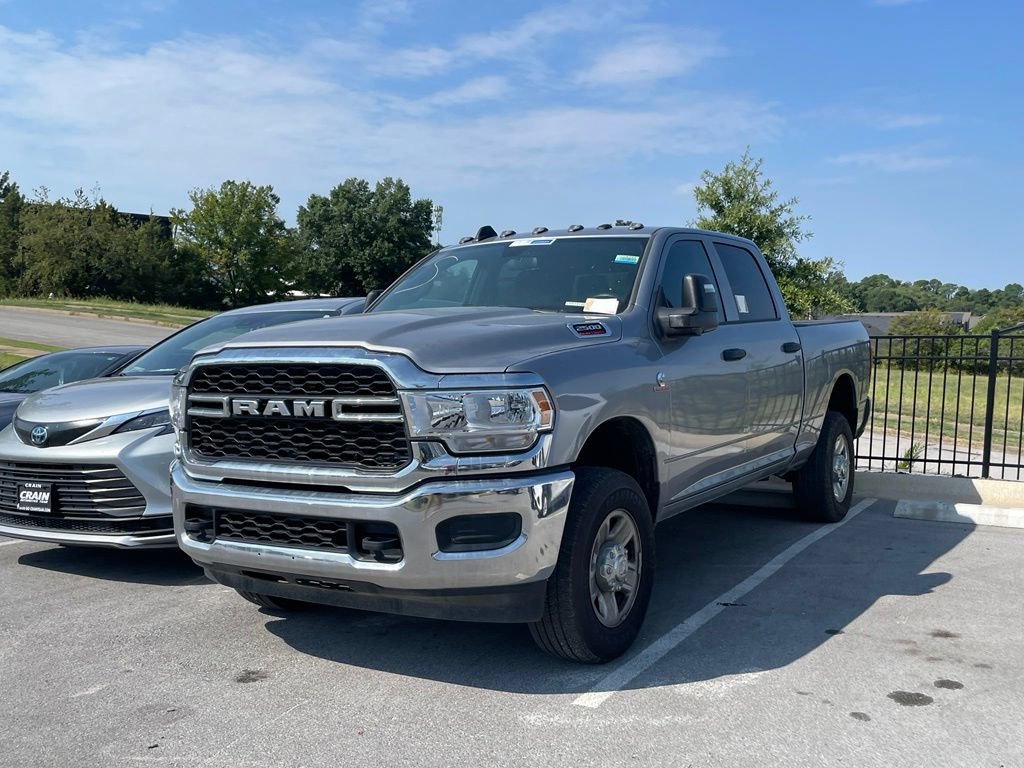 Used 2024 RAM 2500 Tradesman w/ Chrome Appearance Group AWD/4WD image 4