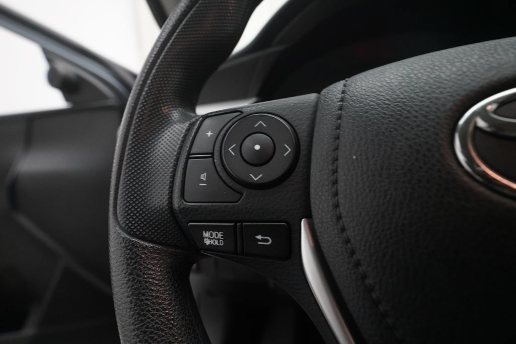 Used 2016 Toyota Corolla LE FWD image 17