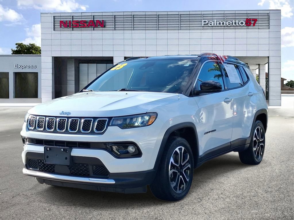 Used 2023 Jeep Compass Limited image 3