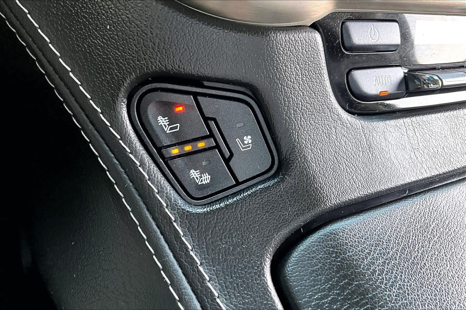 Used 2019 GMC Yukon Denali AWD/4WD image 35