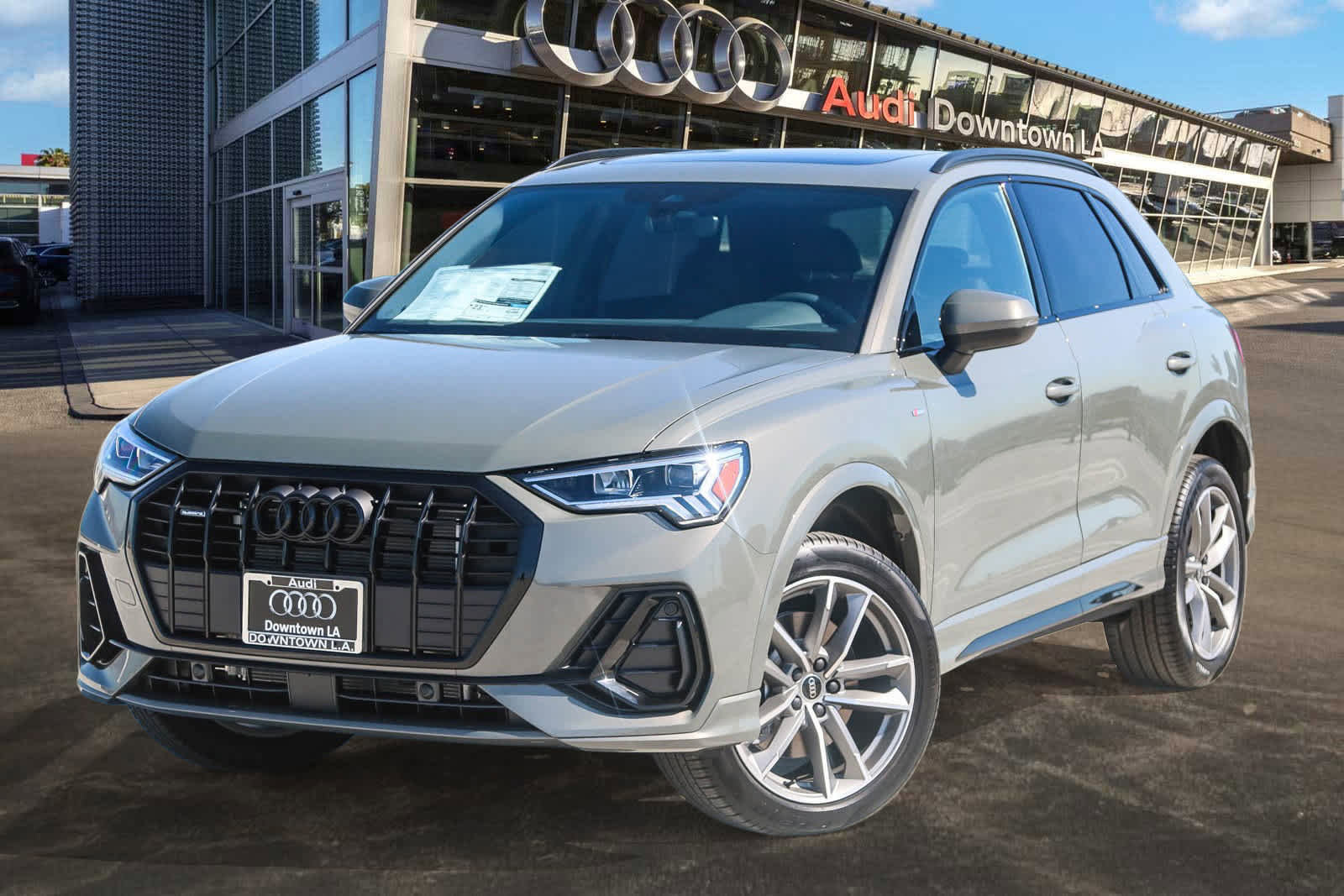New 2025 Audi Q3 2.0T Premium