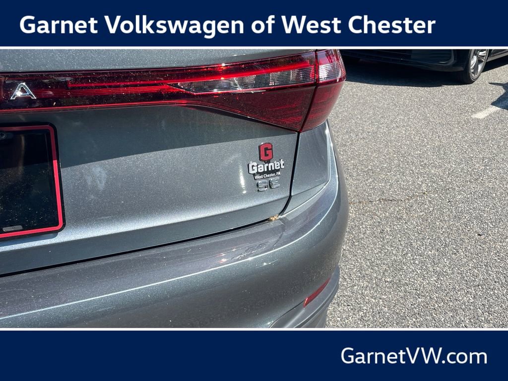 Certified 2025 Volkswagen Jetta SE w/ Black Wheel Package FWD image 30