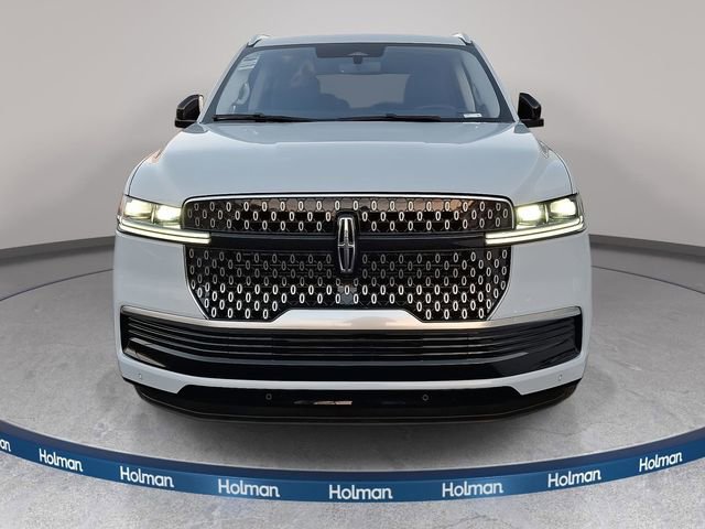 New 2025 Lincoln Navigator Reserve image 2