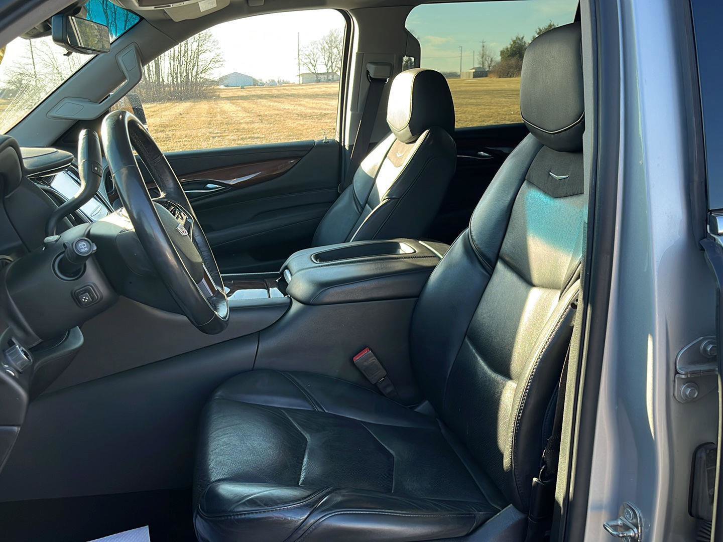 Used 2020 Cadillac Escalade ESV Luxury image 26