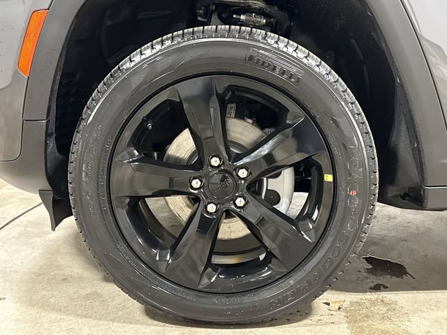 New 2026 Jeep Grand Cherokee Limited w/ Limited Altitude Package AWD/4WD image 28