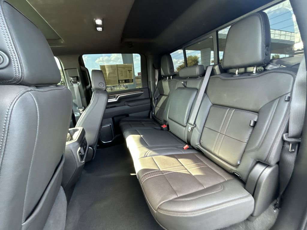 Used 2025 Chevrolet Silverado 2500 High Country w/ High Country Premium Package AWD/4WD image 35
