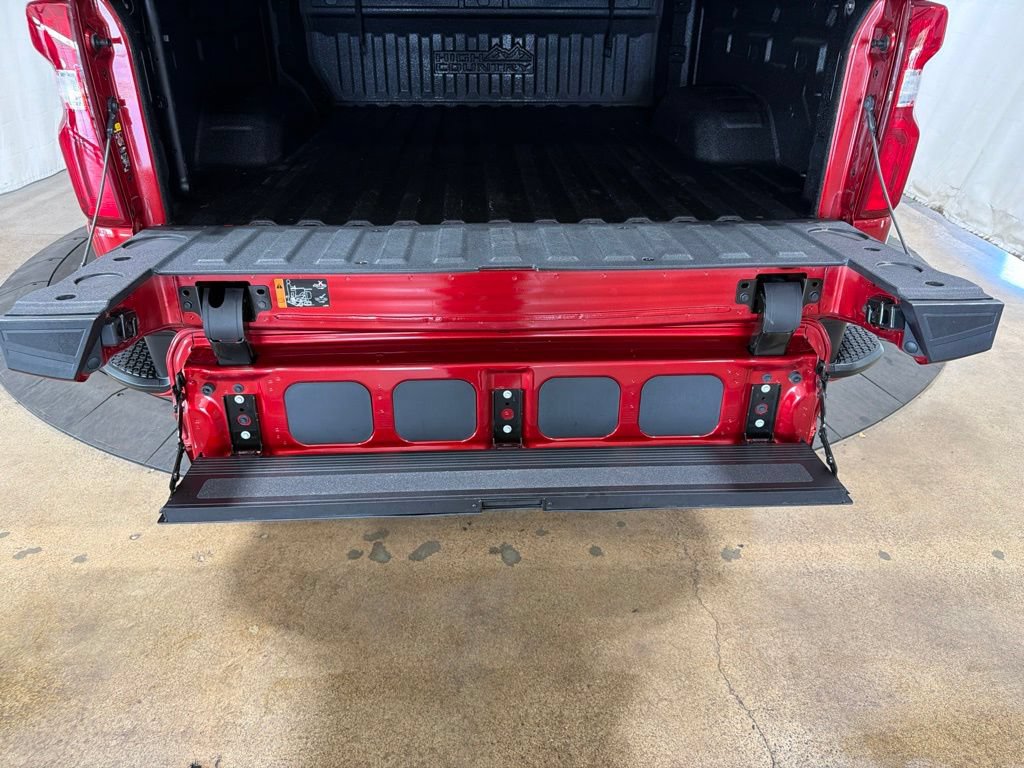 Certified 2022 Chevrolet Silverado 2500 High Country w/ Technology Package AWD/4WD image 9
