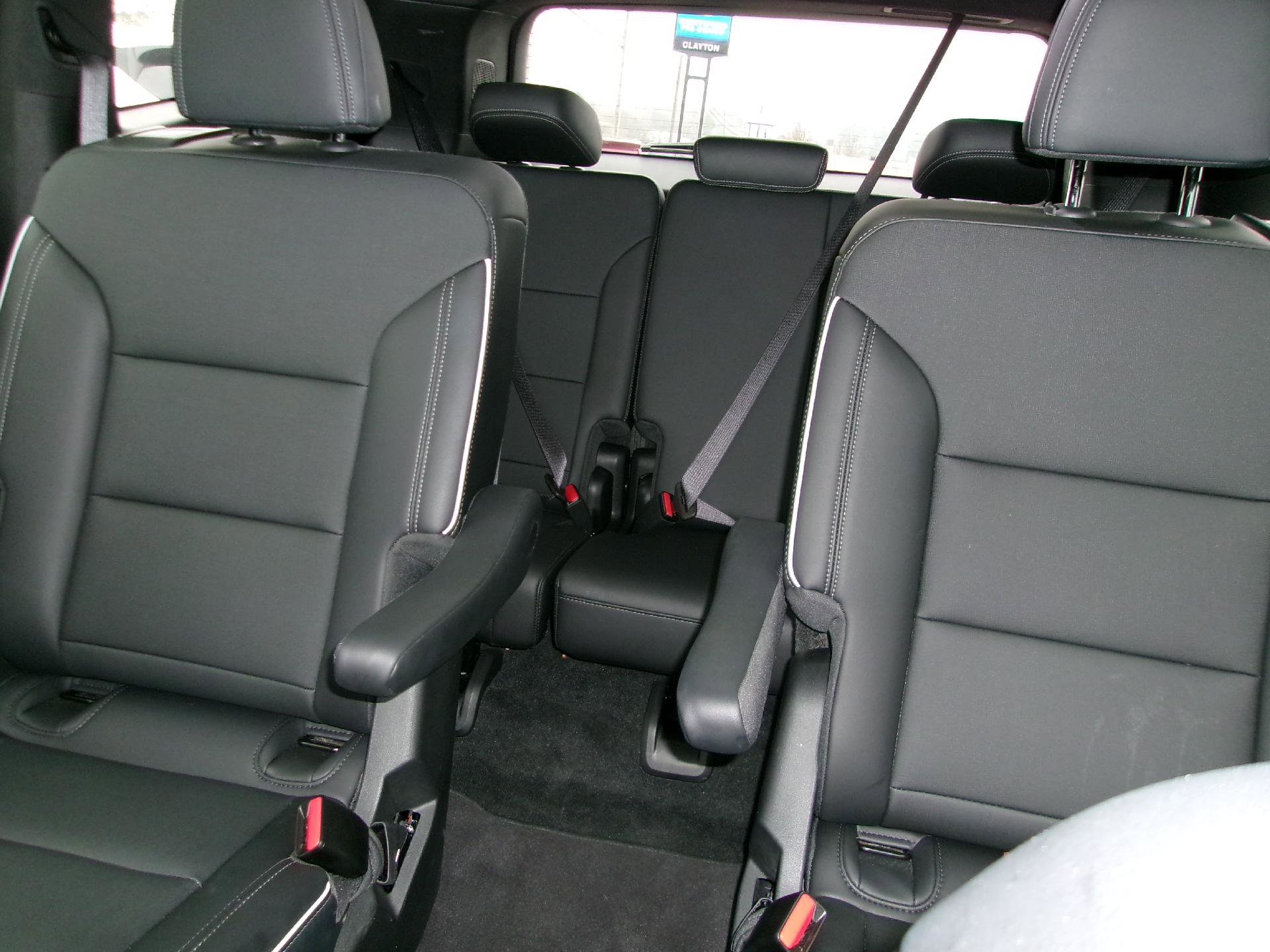 Used 2025 Buick Enclave Preferred image 12