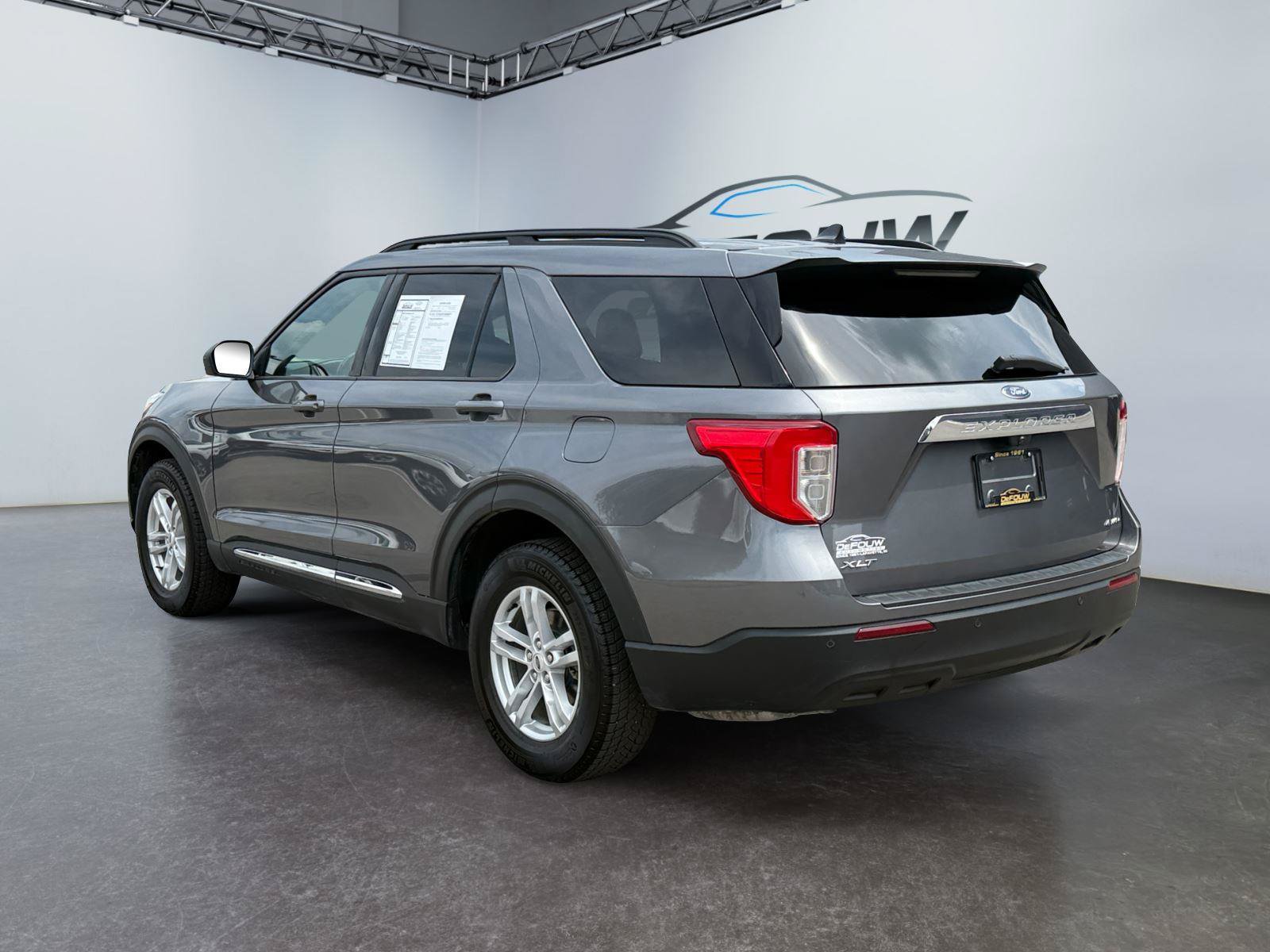 Used 2022 Ford Explorer XLT AWD/4WD image 5