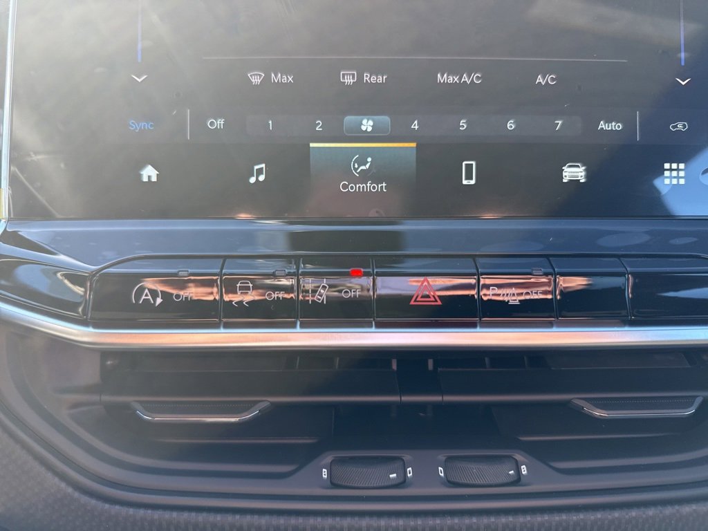 New 2026 Jeep Compass Limited image 32