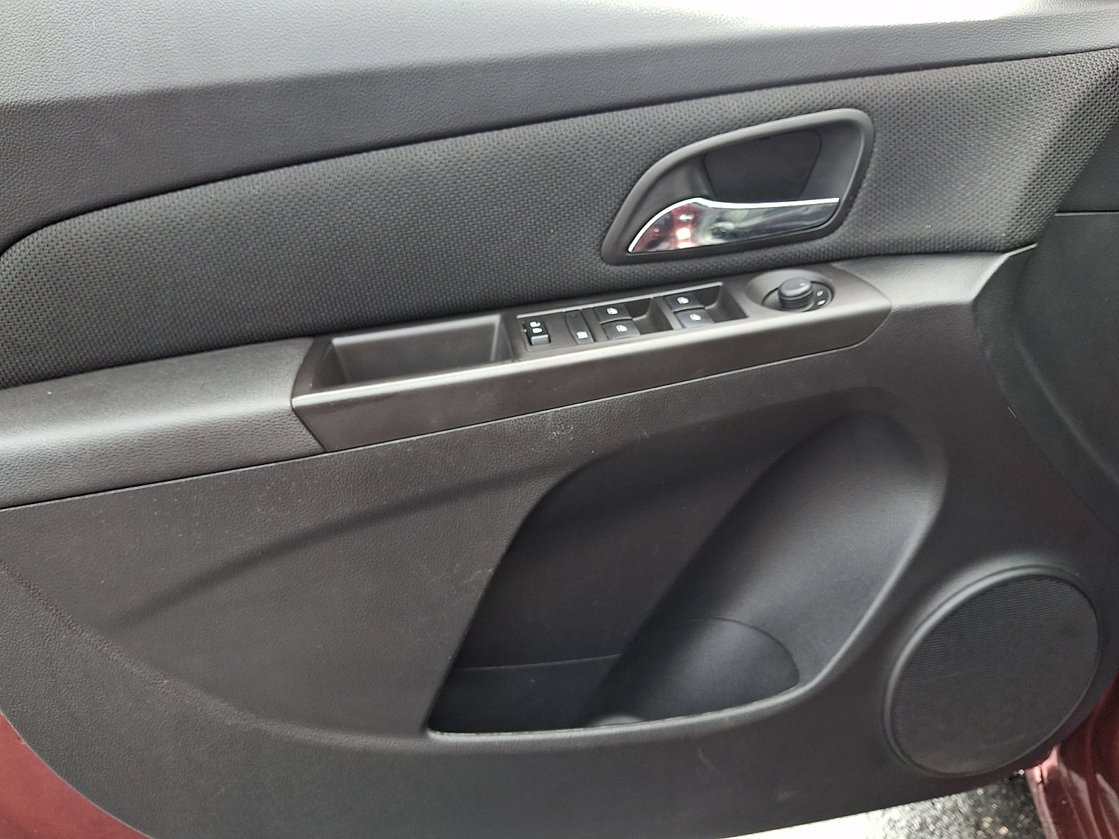 Used 2016 Chevrolet Cruze LT w/ Technology Package FWD image 13