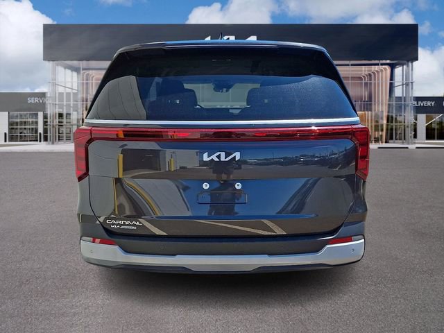 Used 2025 Kia Carnival FWD image 5