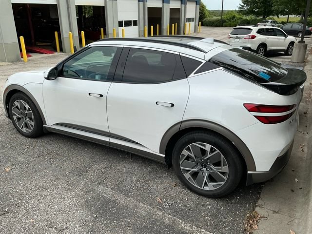 Used 2025 Genesis GV60 Advanced AWD/4WD image 5