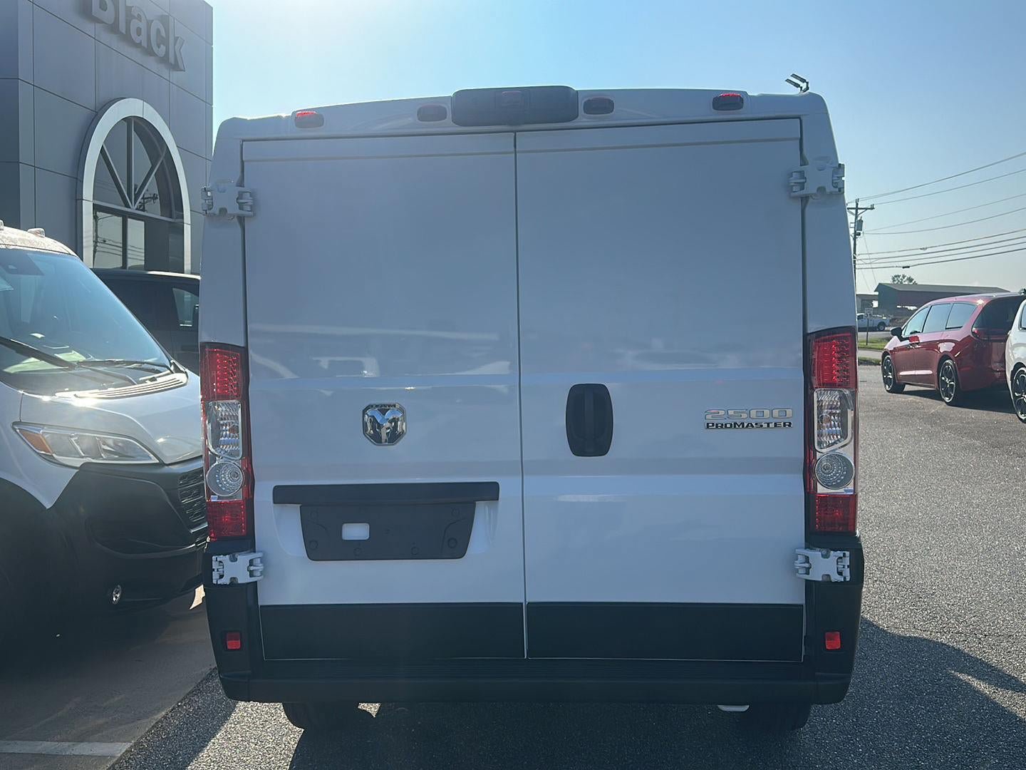 New 2025 RAM ProMaster 2500 w/ Convenience Group FWD image 7