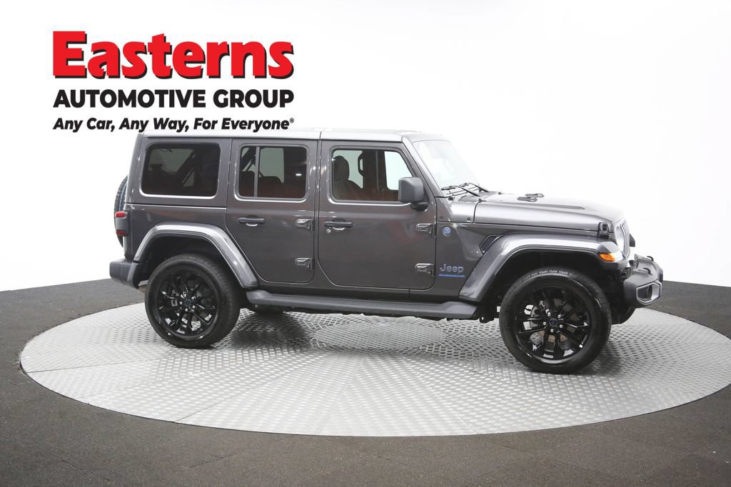 Used 2025 Jeep Wrangler Unlimited Sahara AWD/4WD image 42