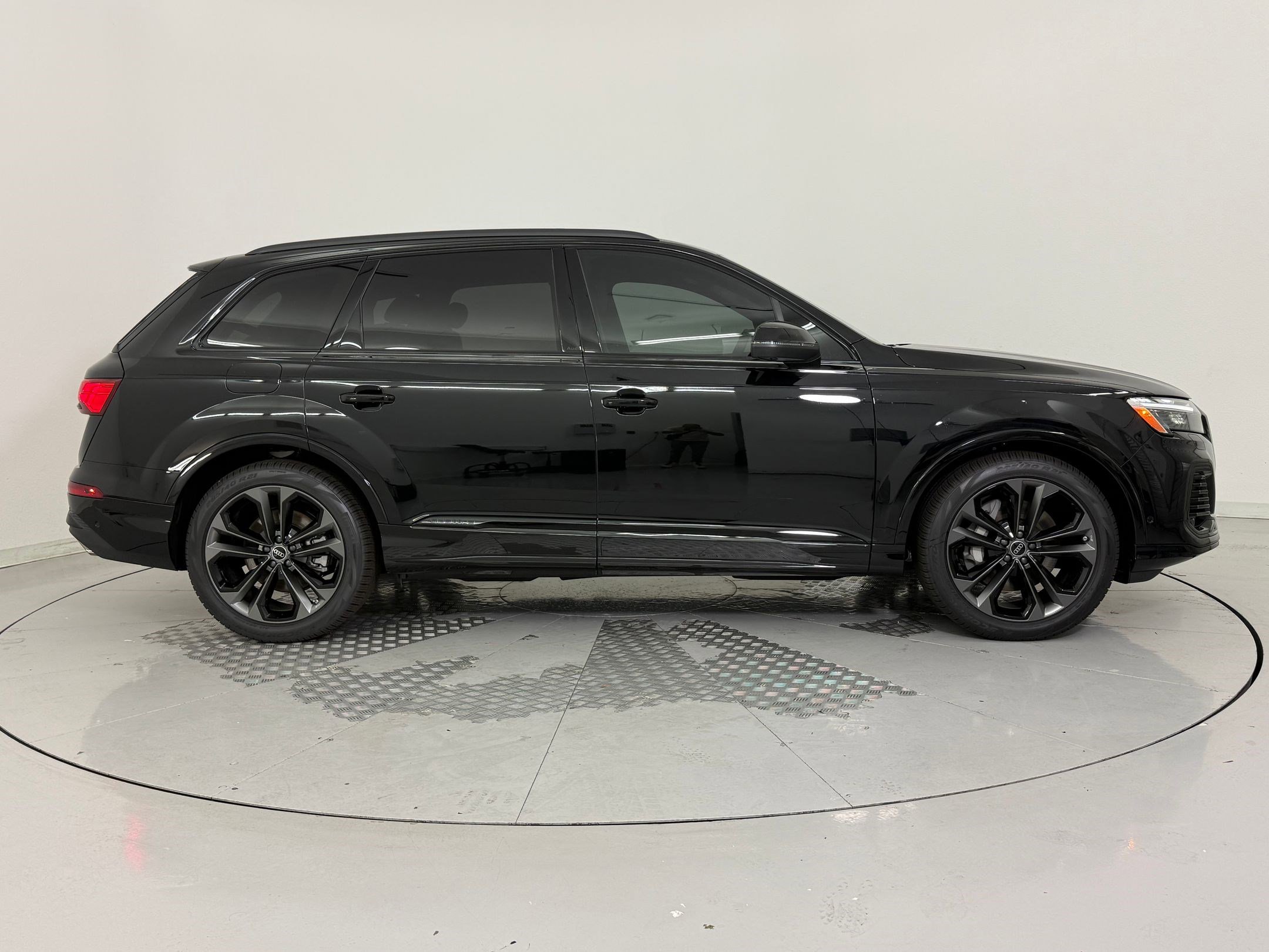 New 2026 Audi Q7 3.0T Premium Plus AWD/4WD image 8