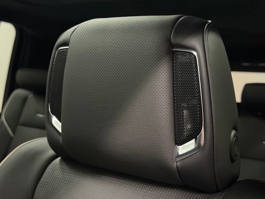 Used 2024 Cadillac Escalade ESV Premium Luxury image 50