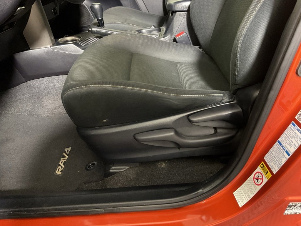 Used 2015 Toyota RAV4 XLE image 17