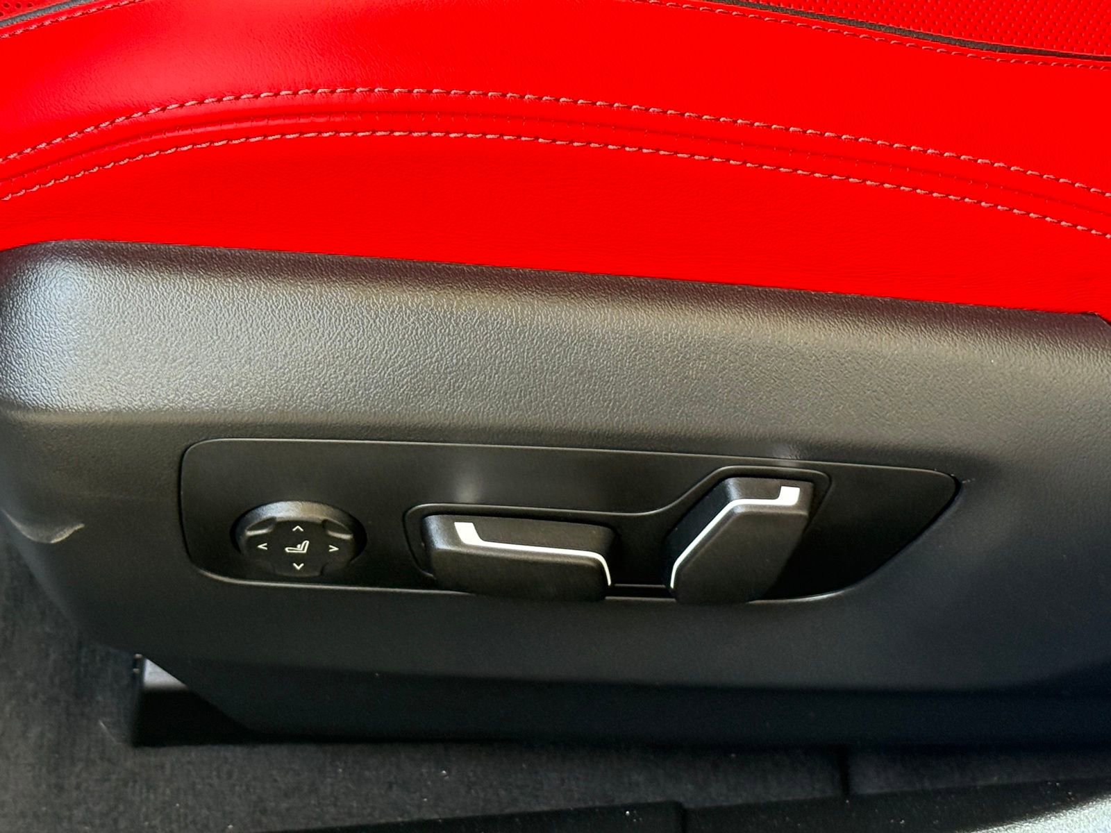 New 2026 BMW M5 w/ Executive Package image 21