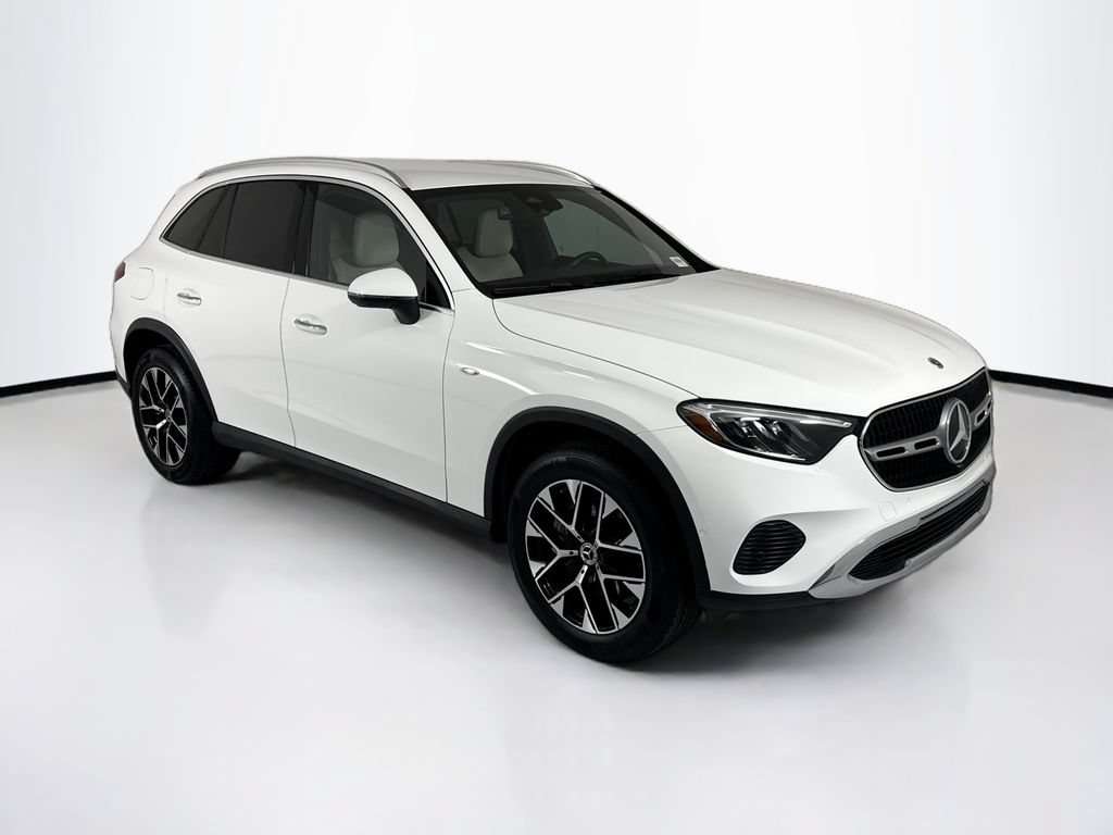 Certified 2025 Mercedes-Benz GLC 350e 4MATIC image 3