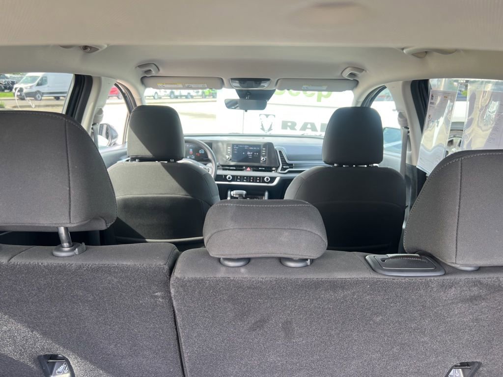 Used 2025 Kia Sportage LX FWD image 35