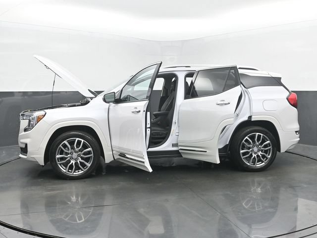 Used 2023 GMC Terrain Denali w/ LPO, Floor Liner Package AWD/4WD image 53