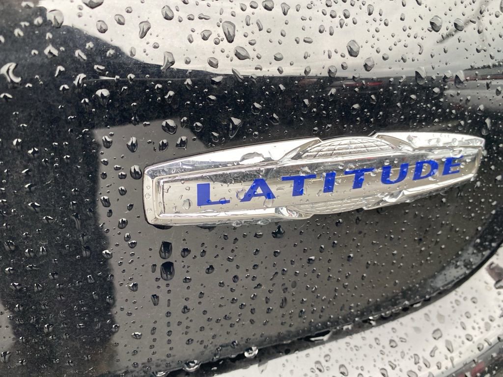 New 2026 Jeep Compass Latitude image 15