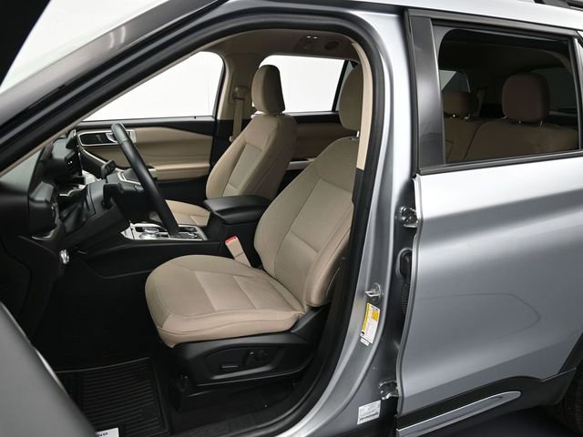 Used 2022 Ford Explorer XLT image 11