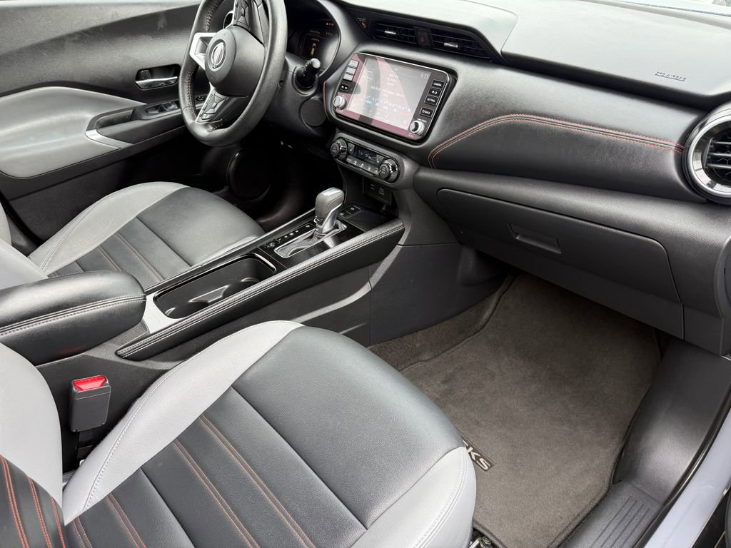 Used 2024 Nissan Kicks SR w/ SR Premium Package image 3
