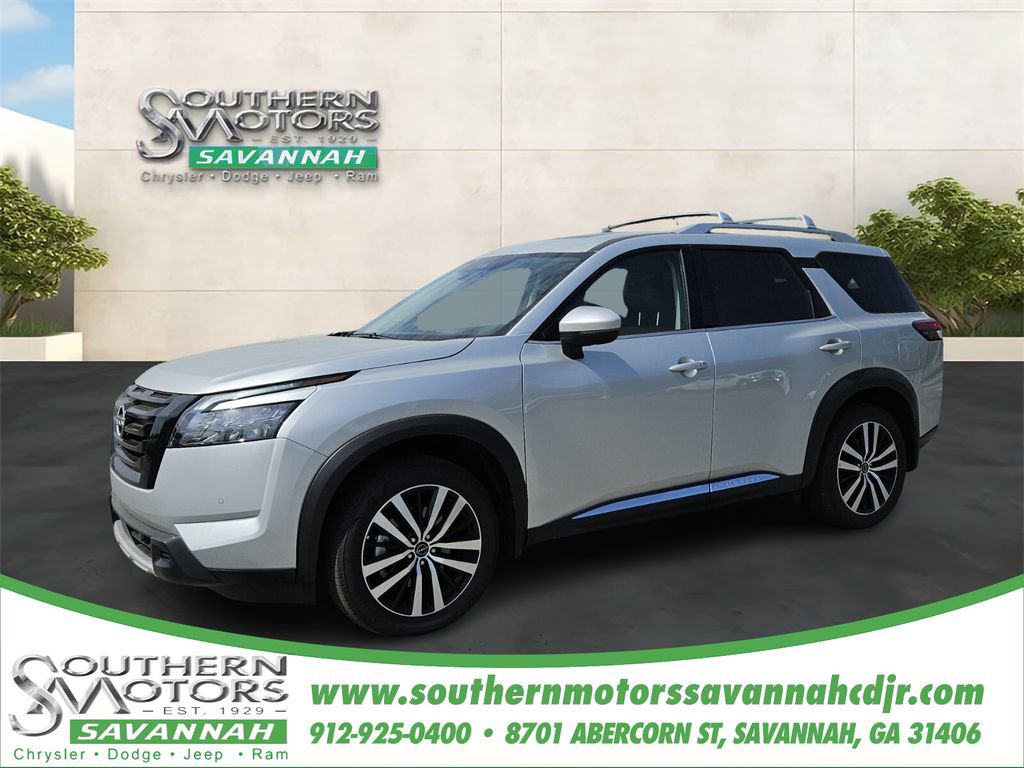 Used 2025 Nissan Pathfinder Platinum w/ Black Appearance Package