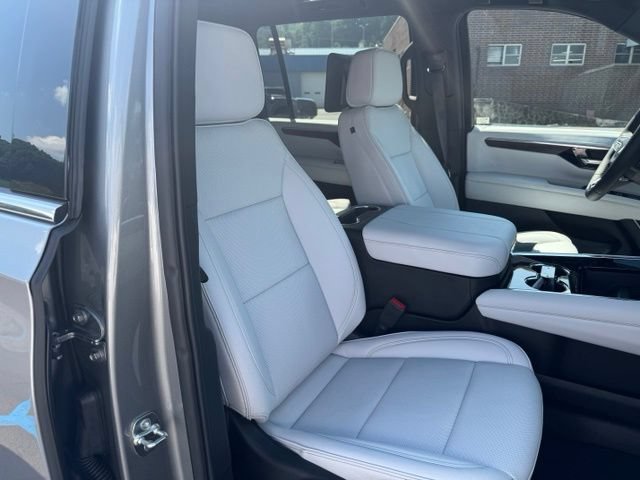 New 2026 Chevrolet Suburban Premier AWD/4WD image 25