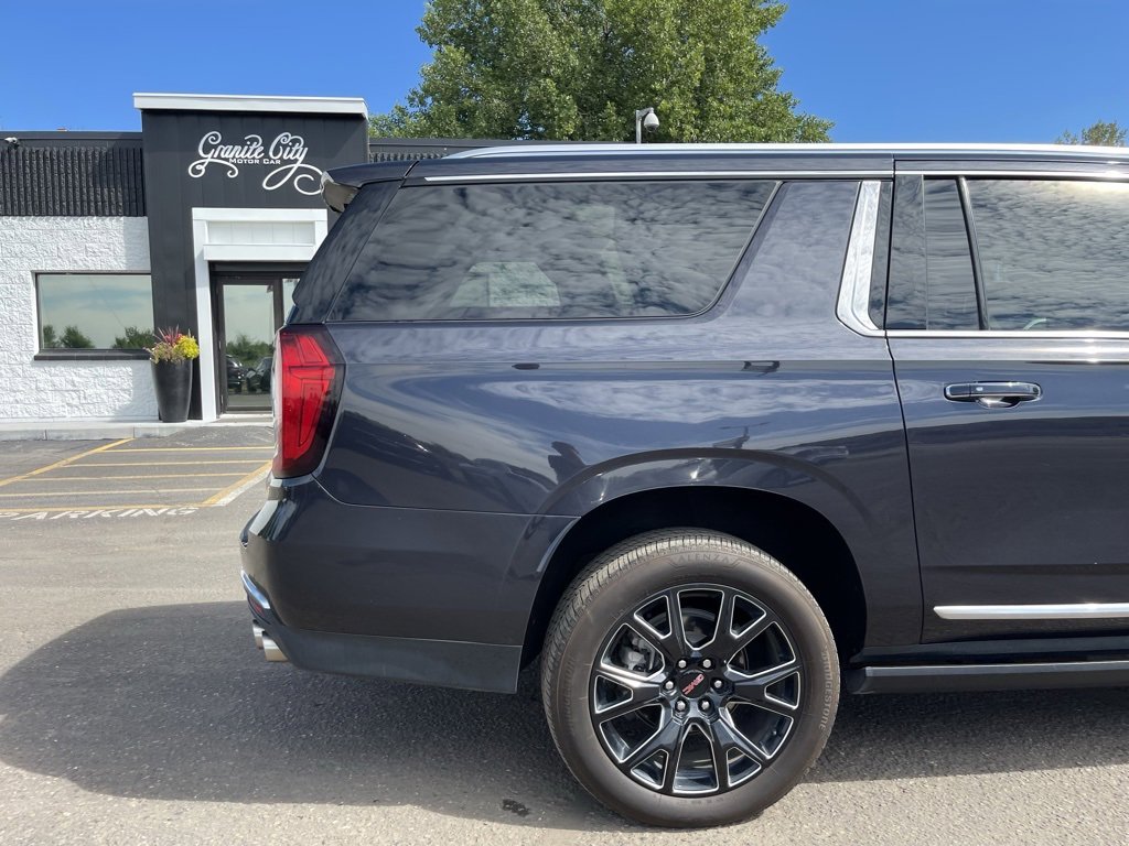 Used 2023 GMC Yukon XL Denali w/ Max Trailering Package image 4
