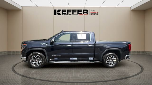 Used 2023 GMC Sierra 1500 SLT w/ SLT Premium Package image 2