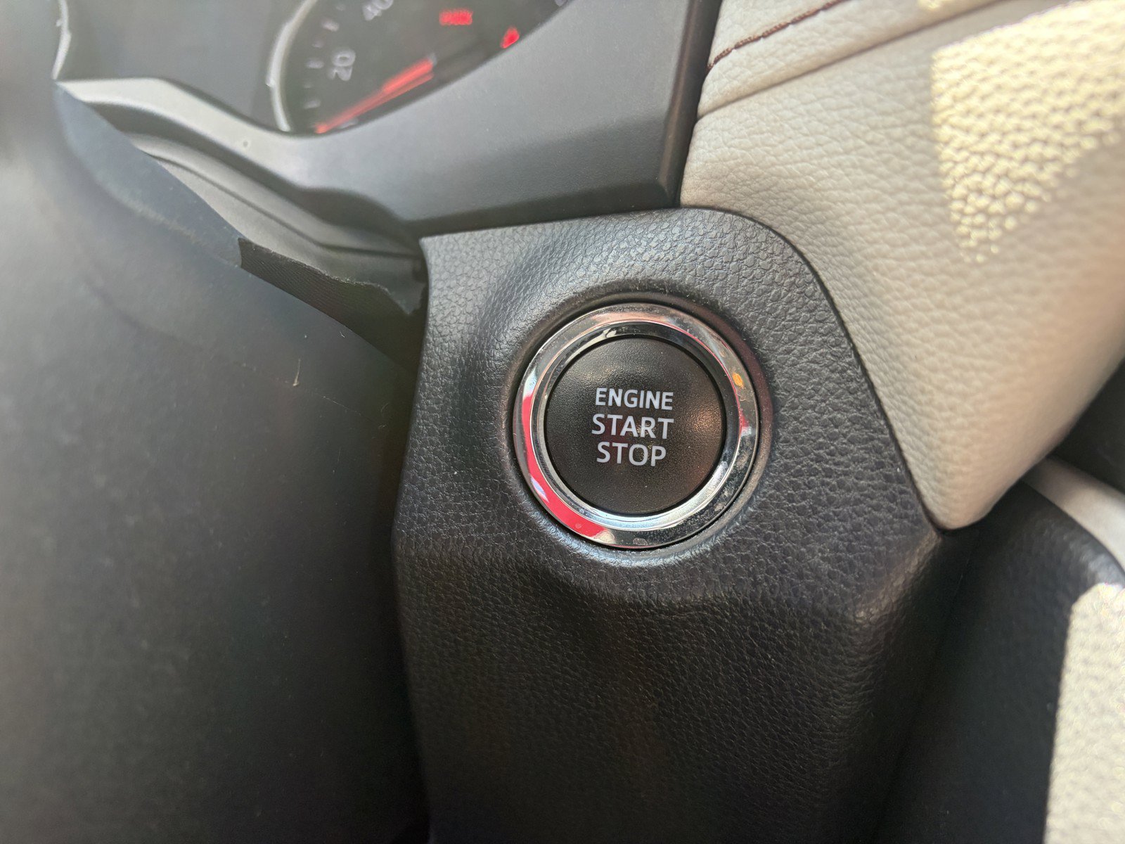 Used 2020 Toyota RAV4 XLE Premium AWD/4WD image 22