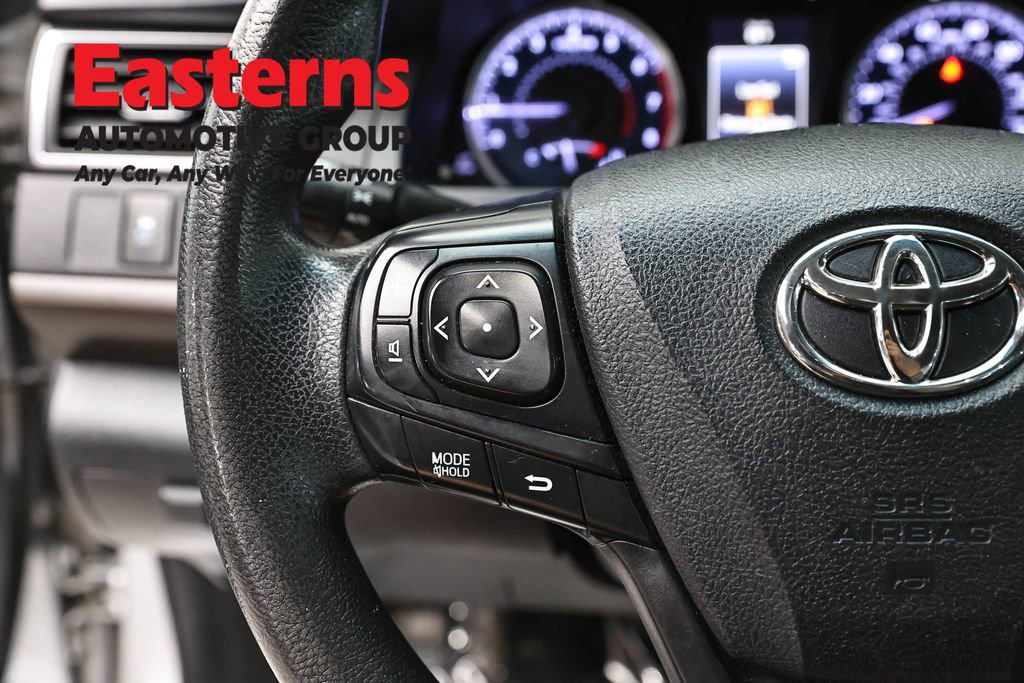 Used 2017 Toyota Camry LE FWD image 14