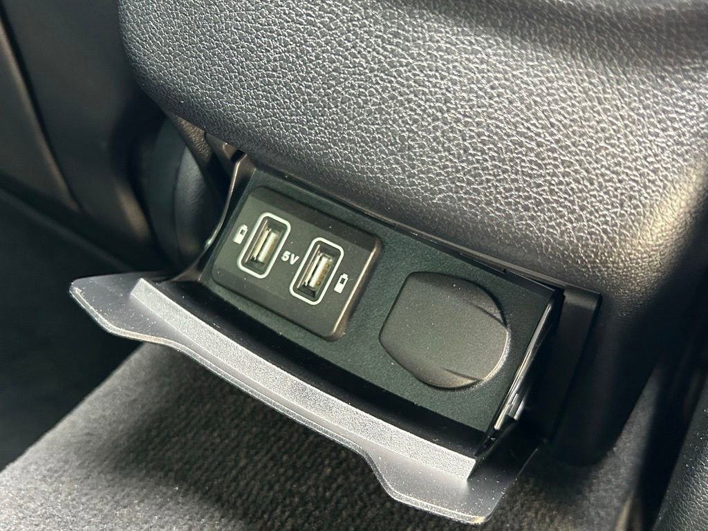 Used 2021 Mercedes-Benz C 300 Sedan image 40