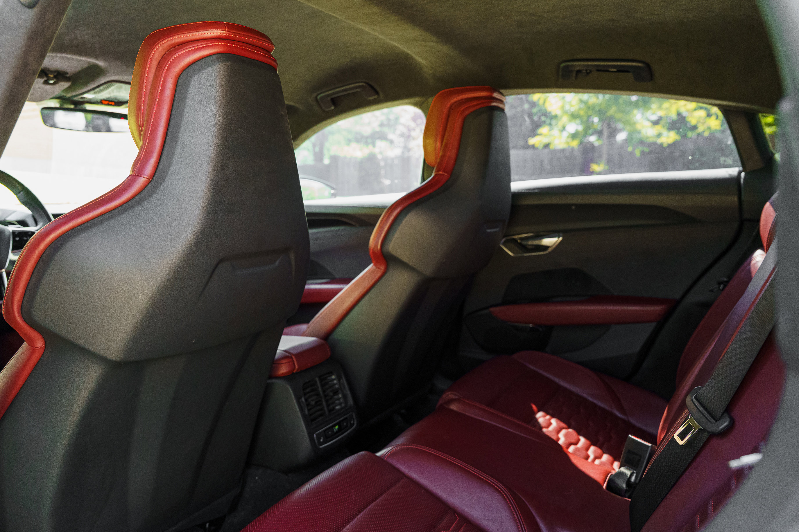 Certified 2023 Audi RS e-tron GT w/ Carbon Performance Package AWD/4WD image 26