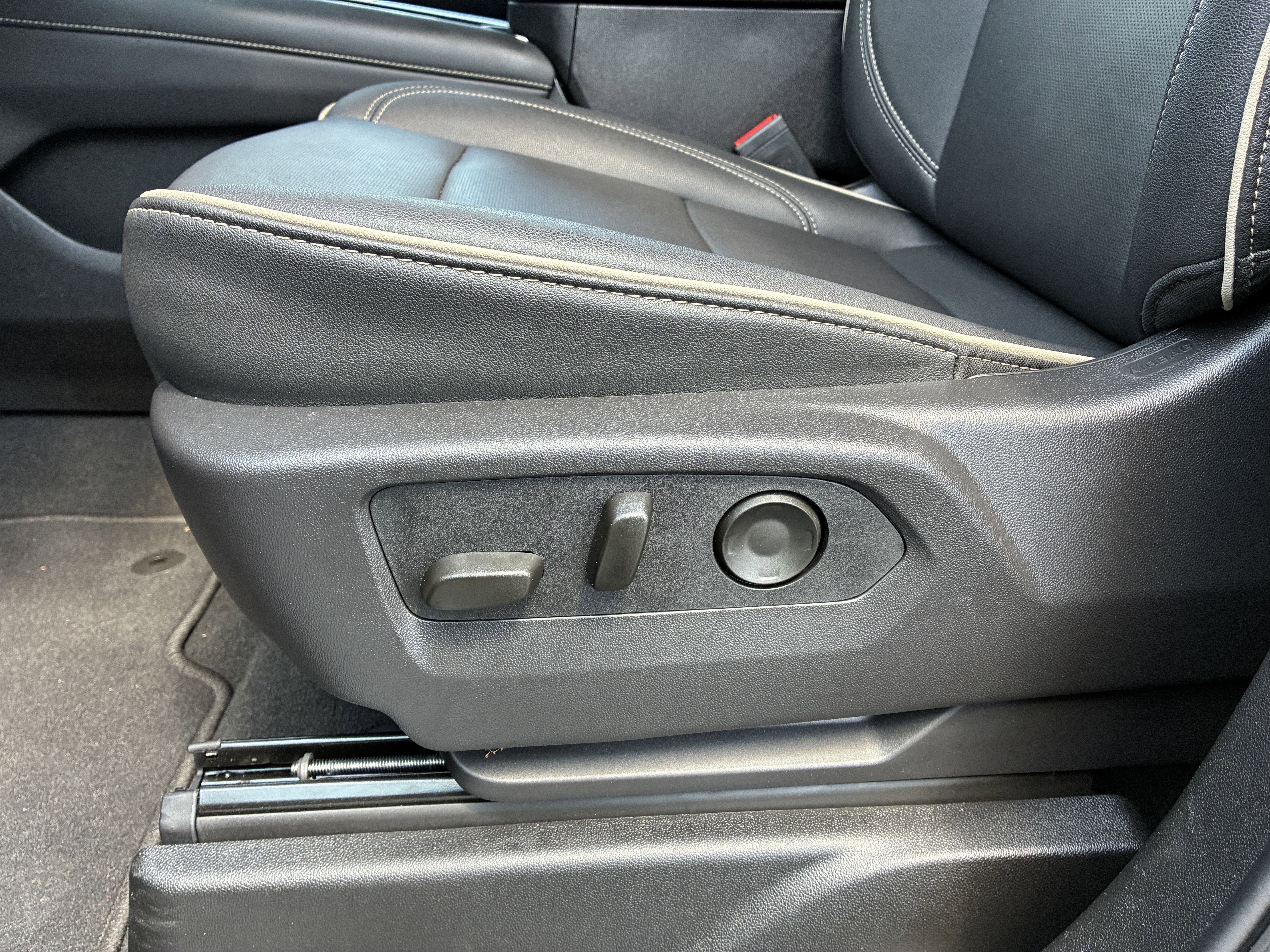 Used 2026 Chevrolet Tahoe Premier image 26