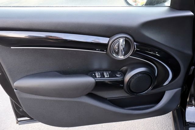 Used 2022 MINI Cooper S image 25