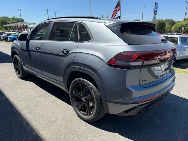 Used 2025 Volkswagen Atlas Cross Sport SEL R-Line AWD/4WD image 4