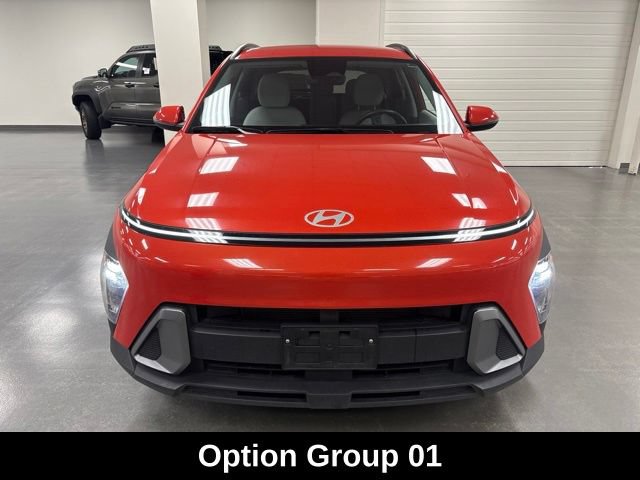 Used 2024 Hyundai Kona SEL FWD image 2