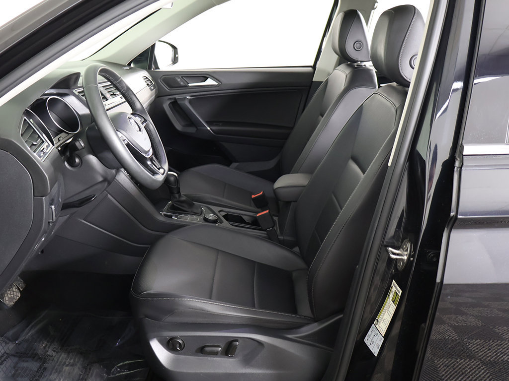 Used 2020 Volkswagen Tiguan SE w/ Panoramic Sunroof Package AWD/4WD image 32