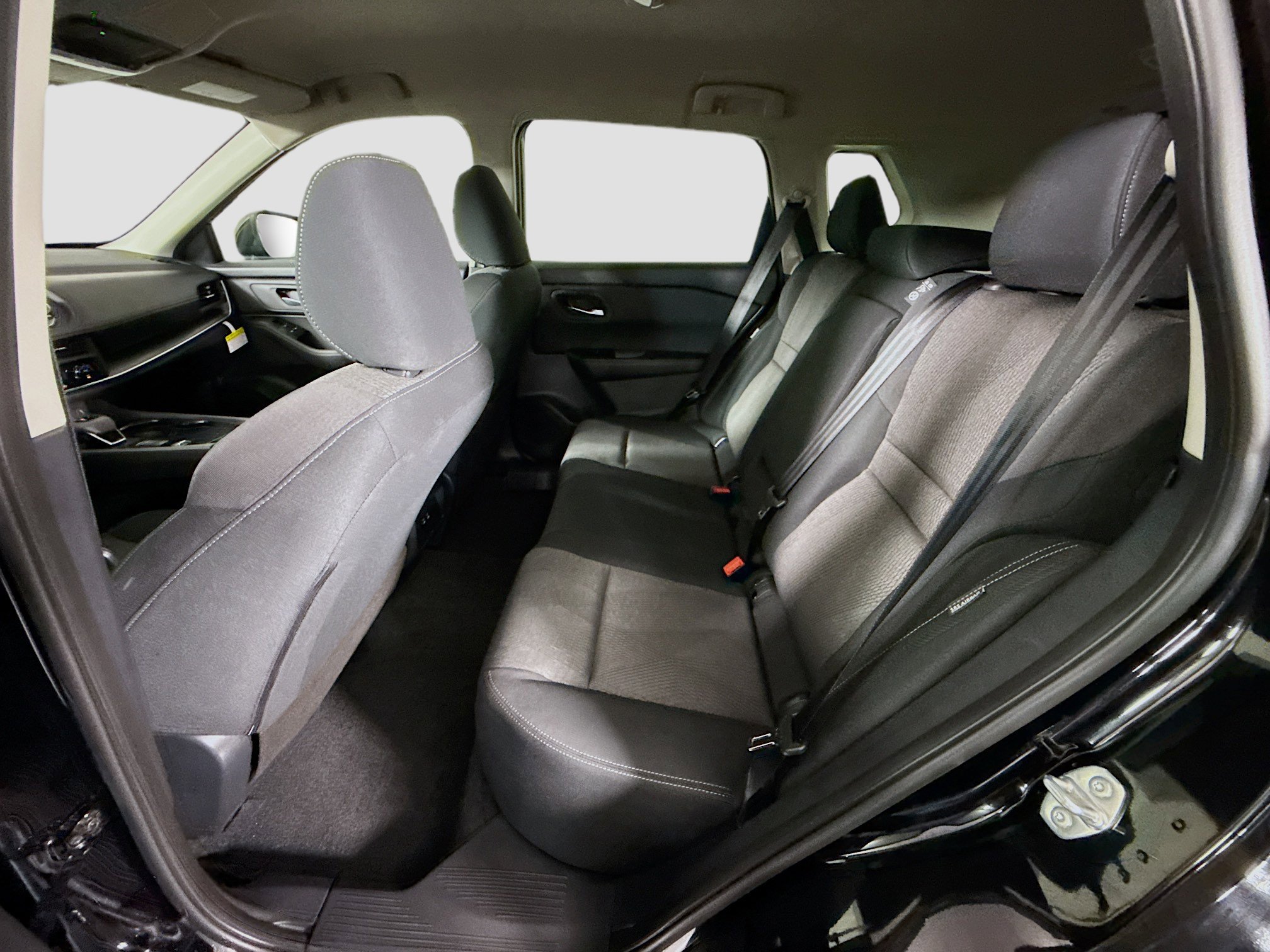 Used 2026 Nissan Rogue SV image 25