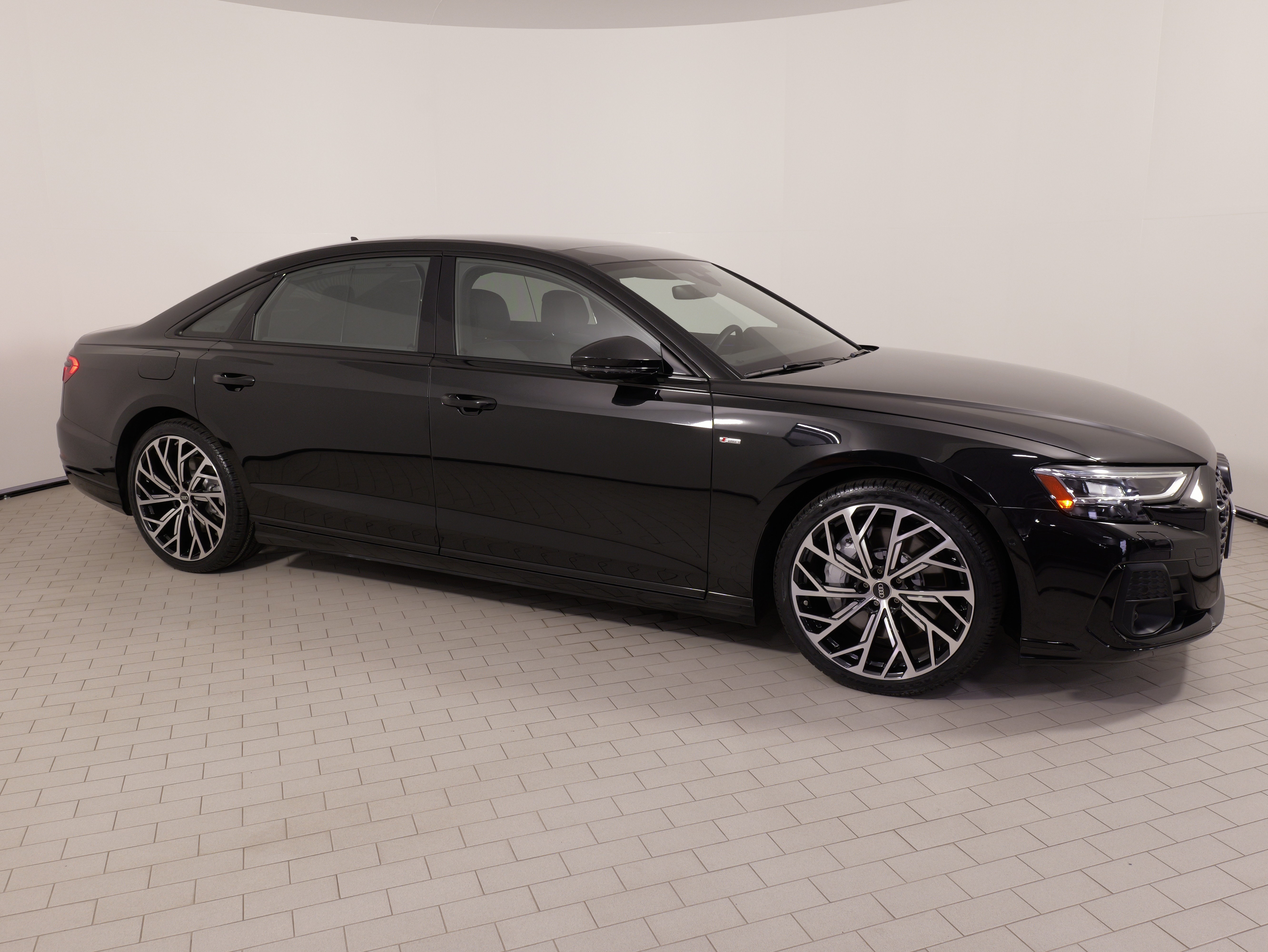 Used 2022 Audi A8 L 3.0T w/ Executive Package AWD/4WD image 9