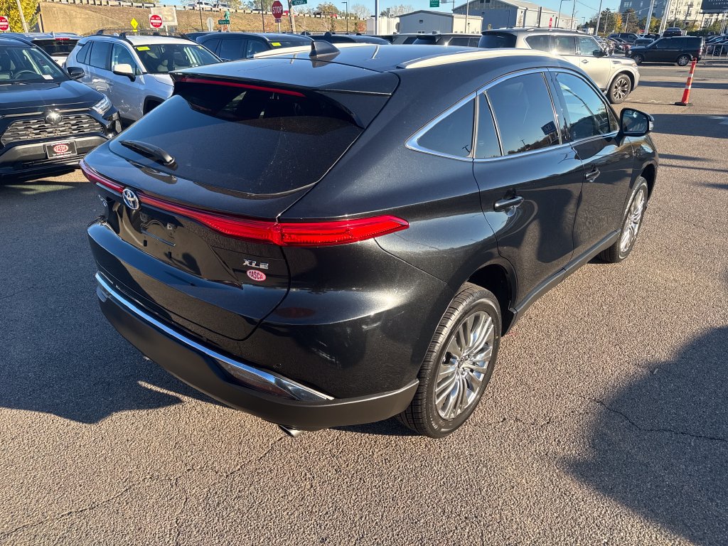 Used 2023 Toyota Venza XLE AWD/4WD image 9