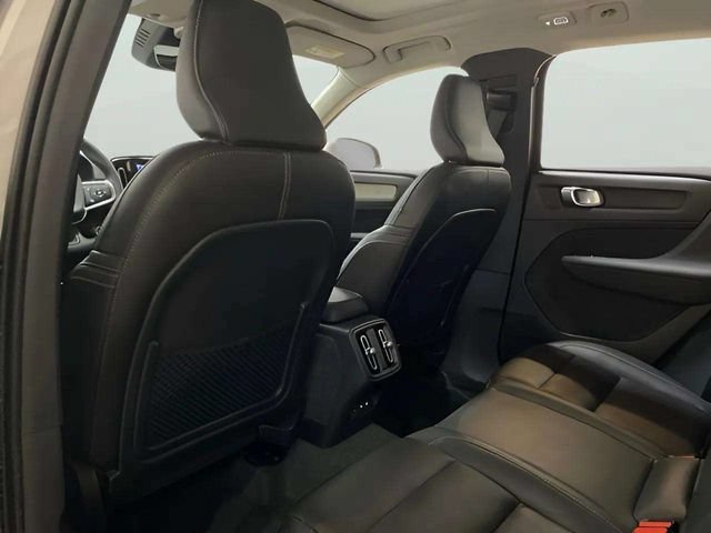 Used 2025 Volvo XC40 B5 Plus AWD/4WD image 64